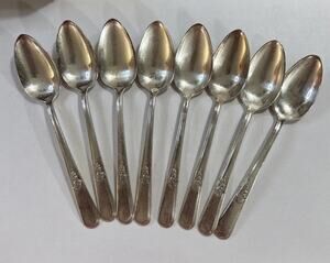 Set Of 8 Teaspoons Holmes & Edwards Youth International Silverplate 6 1/8"